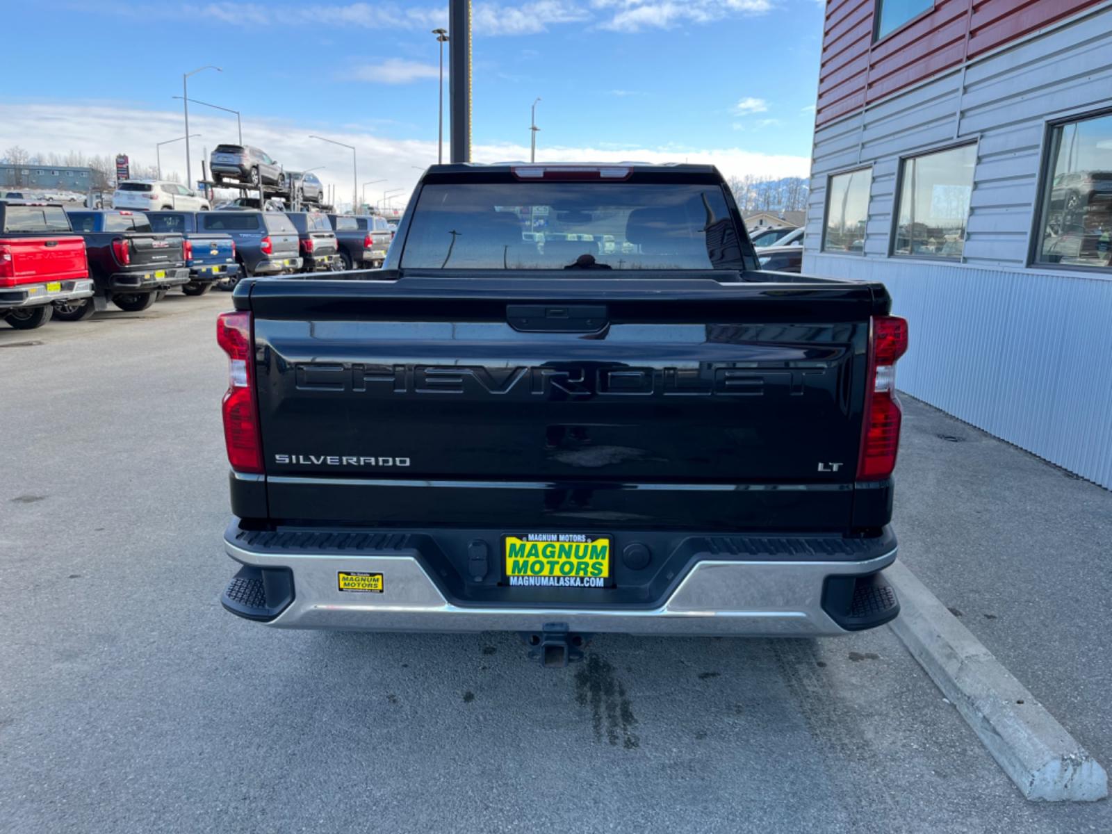 2021 BLACK /Black CHEVROLET SILVERADO 1500 LT (1GCUYDED2MZ) with an 5.3L engine, Automatic transmission, located at 1960 Industrial Drive, Wasilla, 99654, (907) 274-2277, 61.573475, -149.400146 - Photo #3